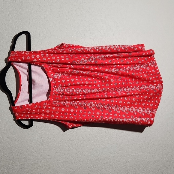 Red Sleeveless Womens Top size L /XL Aztec Tank Top shirt Square - Picture 1 of 11